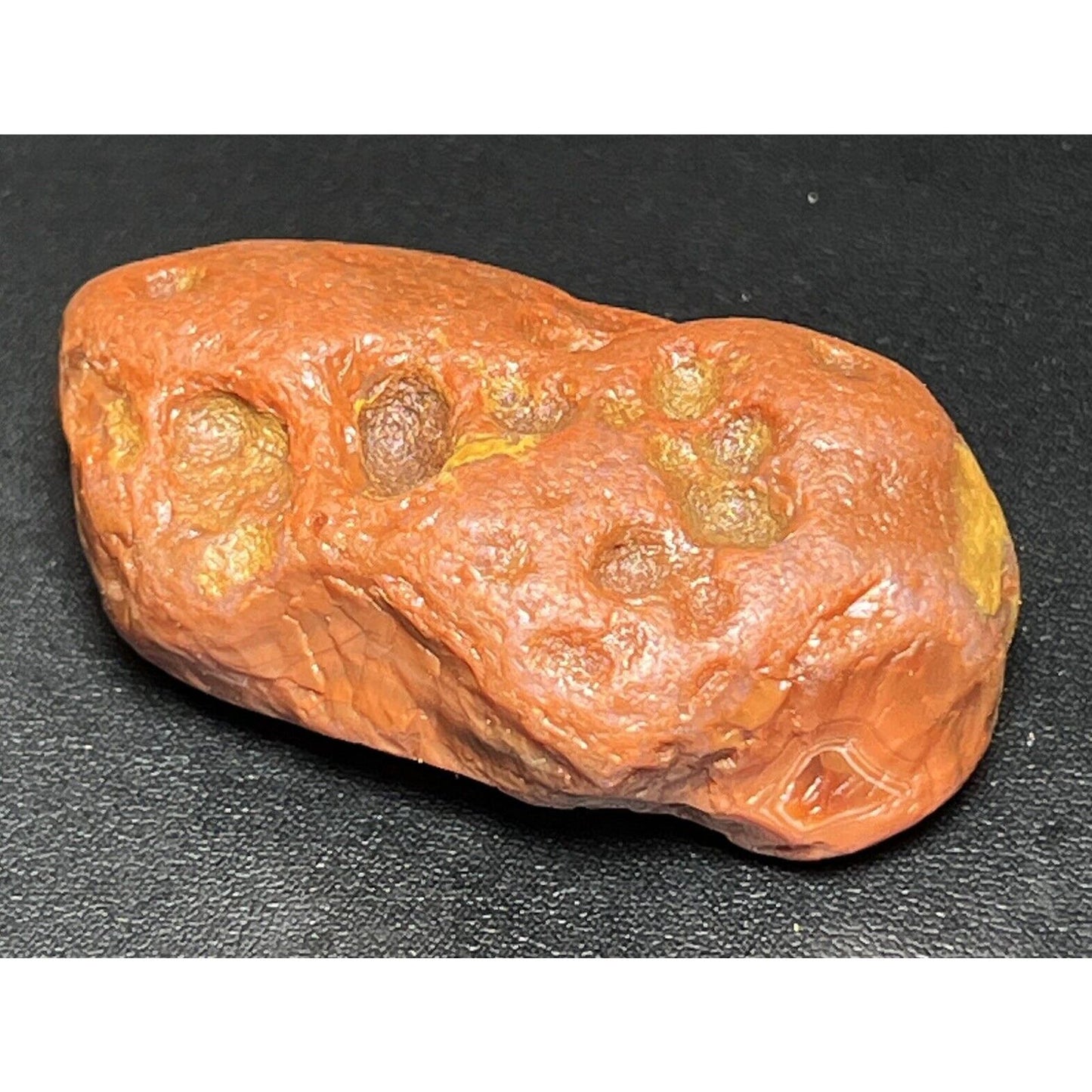 1.6 oz Stunning Superior Agate.